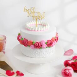 Blooming Wonder Mom Cake – floral-themed cake decorated with edible flowers for Mom