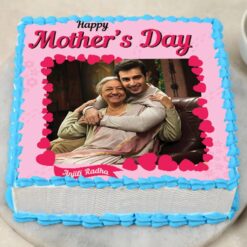 Mom’s Treasured Photo Cake – personalized cake with a cherished photo and delicate floral decorations.
