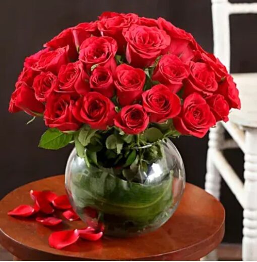 Majestic 40 Red Roses – opulent bouquet of 40 fresh red roses in stylish black paper