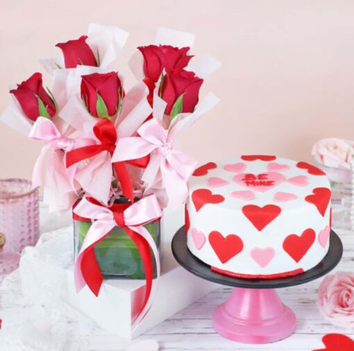 Floral Vase & Cake Combo – fresh flower bouquet in a vase with a delicious cake