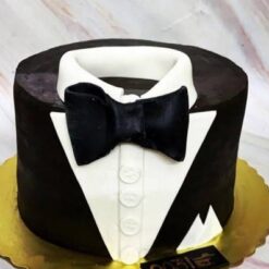 Gentleman’s Signature Cake – elegant designer cake with masculine decoration and refined details