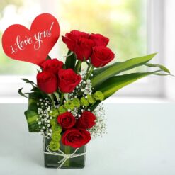 Stunning Red Roses Arrangement – vibrant bouquet of fresh red roses for special occasions.