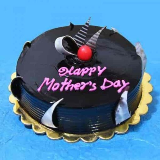 Elegant Chocolate Mom Cake with chocolate layers and pink rose floral decorations.